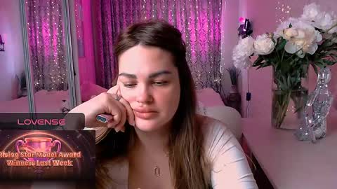 libra_mia online show from May 31, 2026, 6:21 am