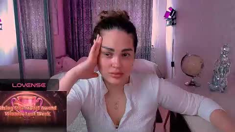 libra_mia online show from June 15, 2026, 8:27 am