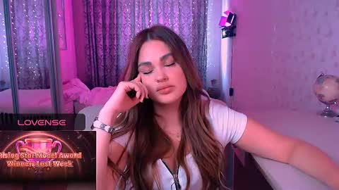 libra_mia online show from July 8, 2026, 2:43 pm