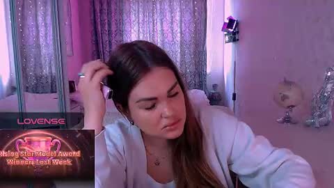 libra_mia online show from July 13, 2026, 6:49 am
