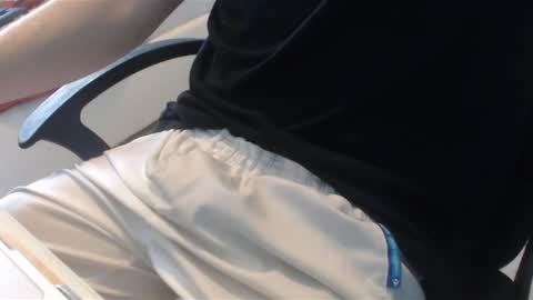 lil_j_ online show from April 9, 2026, 10:53 am