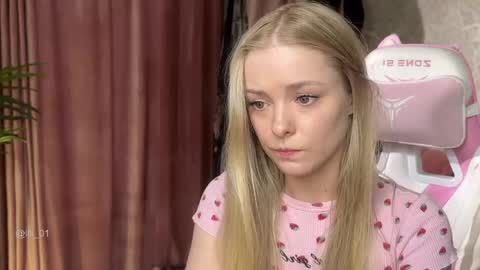 Snapshot of lili_01 chatting on May 1, 2026, 2:10 pm Lili online show from May 1, 2026, 2:10 pm