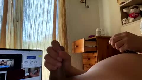 lilian2121 online show from August 6, 2026, 12:07 pm