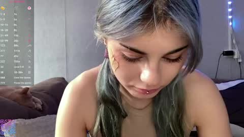 Amelia online show from May 28, 2026, 1:19 pm