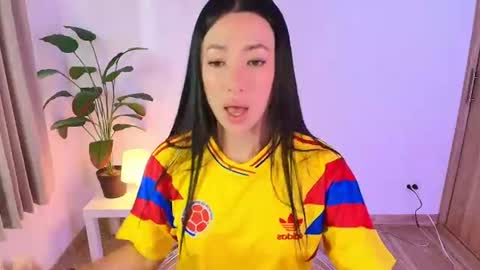 just lily online show from June 17, 2026, 9:16 pm