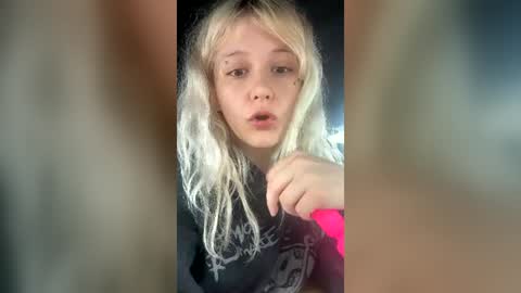 xlayaxo online show from July 24, 2026, 7:56 pm
