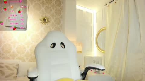 lilythea_ online show from July 23, 2026, 1:58 am