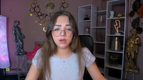 lina_fox12 online show from May 14, 2026, 12:12 pm