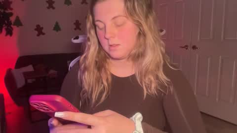 Lindseyluxe online show from November 13, 2025, 4:22 am