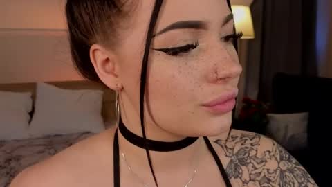 lisaaaliss online show from April 24, 2026, 10:18 am