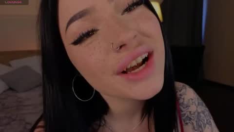 lisaaaliss online show from May 7, 2026, 10:42 am