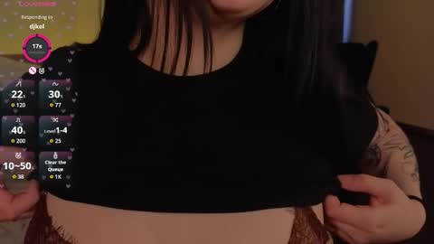 lisaaaliss online show from May 11, 2026, 10:21 am