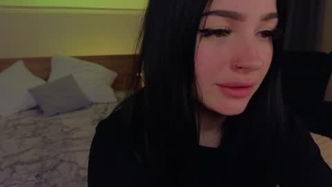 lisaaaliss online show from May 11, 2026, 4:04 pm