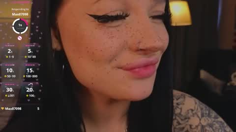 lisaaaliss online show from May 18, 2026, 11:49 am