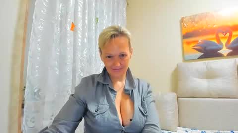 Snapshot of lisasimsx chatting on July 17, 2026, 12:17 am Lisasimsxs online show from July 17, 2026, 12:17 am