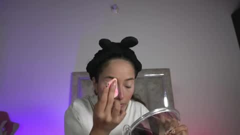 Snapshot of littlee_emma_ chatting on May 2, 2026, 12:04 am littlee_emma_ online show from May 2, 2026, 12:04 am