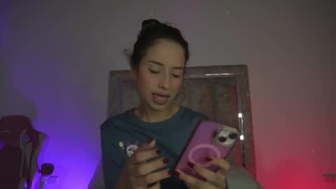 Snapshot of littlee_emma_ chatting on May 20, 2026, 11:55 pm littlee_emma_ online show from May 20, 2026, 11:55 pm