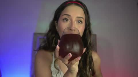 Snapshot of littlee_emma_ chatting on July 17, 2026, 1:01 am littlee_emma_ online show from July 17, 2026, 1:01 am