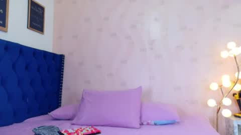 Tania  online show from June 19, 2026, 7:50 pm