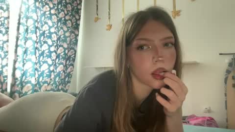 littleprincess3000 online show from July 13, 2026, 1:25 pm