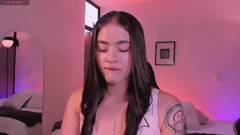 Lizzy Colins online show from June 24, 2026, 7:13 pm