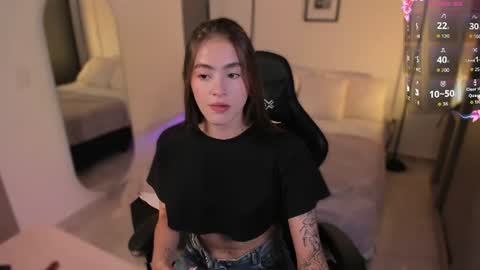 Lizzy Colins online show from July 16, 2026, 6:47 pm