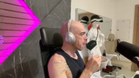 logan__kelly online show from July 27, 2026, 4:03 pm