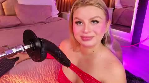 Lola Angel online show from June 15, 2026, 9:06 pm