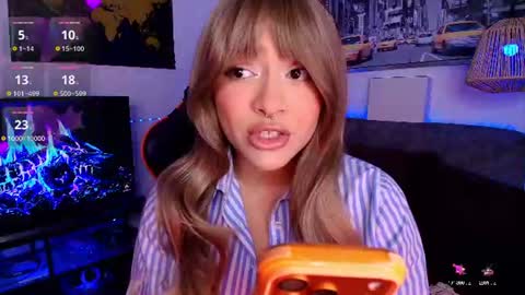 lolaasmith_21 online show from July 29, 2026, 7:23 pm