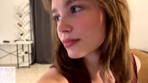 lolaatatee online show from April 29, 2026, 3:27 pm