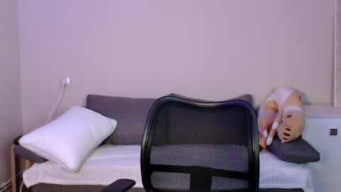 lolacash777 online show from May 3, 2026, 6:14 pm