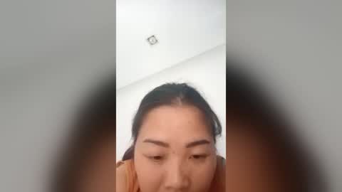 lonna_baby online show from July 8, 2026, 7:13 am