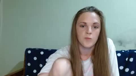 Lora online show from June 16, 2026, 7:27 pm