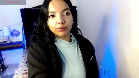Snapshot of loren_44tits chatting on August 2, 2026, 4:05 pm Loren online show from August 2, 2026, 4:05 pm