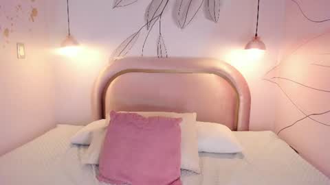 Lotti online show from August 4, 2026, 8:44 pm