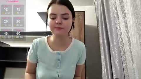 Esma online show from July 25, 2026, 7:55 pm