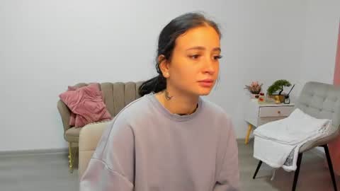 Andreea online show from August 3, 2026, 7:51 am