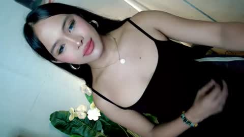 lovely_felicity online show from July 7, 2026, 8:40 am