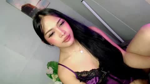 lovely_felicity online show from July 27, 2026, 10:44 am