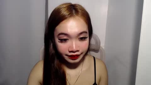 lovely_lianne online show from July 28, 2026, 7:37 am