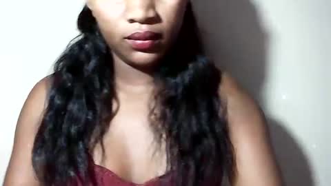 lovelylarra online show from July 11, 2026, 8:44 pm
