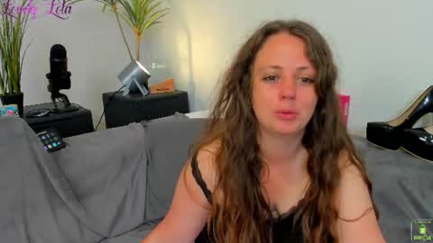 Snapshot of lovelylola_fr chatting on July 14, 2026, 2:05 am Lola online show from July 14, 2026, 2:05 am