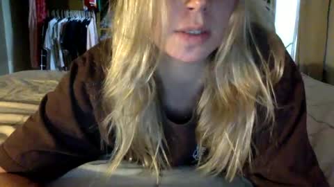 lovergirlsquirts online show from July 19, 2026, 11:30 pm