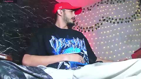 lovexjuxn77 online show from July 20, 2026, 9:28 pm