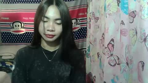 loving_rhean online show from May 13, 2026, 2:20 am