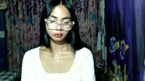 loving_rhean online show from July 16, 2026, 10:27 pm