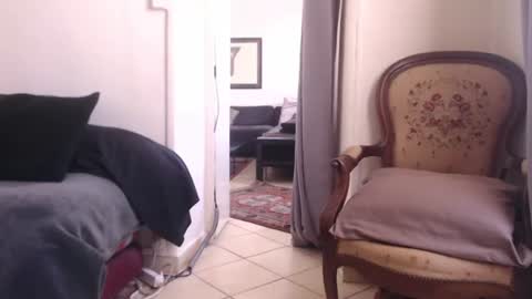 Snapshot of lovio75 chatting on June 18, 2026, 8:36 am lovio75 online show from June 18, 2026, 8:36 am