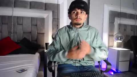 lucasthomson_ online show from June 17, 2026, 3:42 am