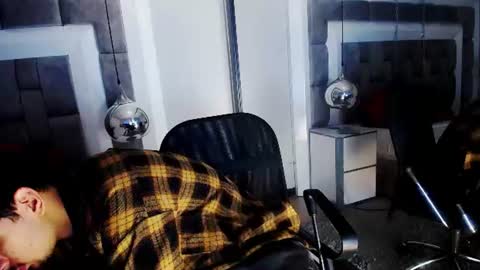 lucasthomson_ online show from June 18, 2026, 4:02 am