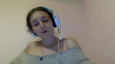 Luci Layne online show from July 17, 2026, 5:36 am